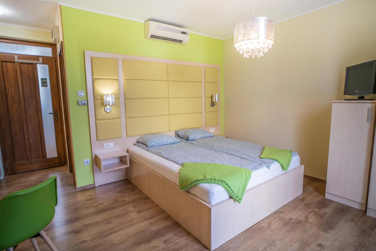 4 ÁSZ Deluxe Apartman Gyula Exterior foto